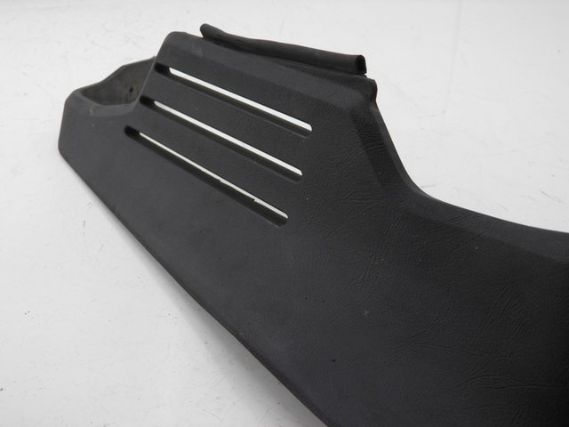 photo de TABLIER INTERIEUR DROIT BMW K 75 RT ABS 750 (1989 - 1997) - Détail de la pièce