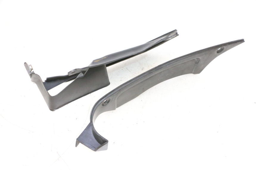 photo de TABLIER INTERIEUR DROIT KAWASAKI GPX F ZX750F 750 (1986 - 1990) - Détail de la pièce
