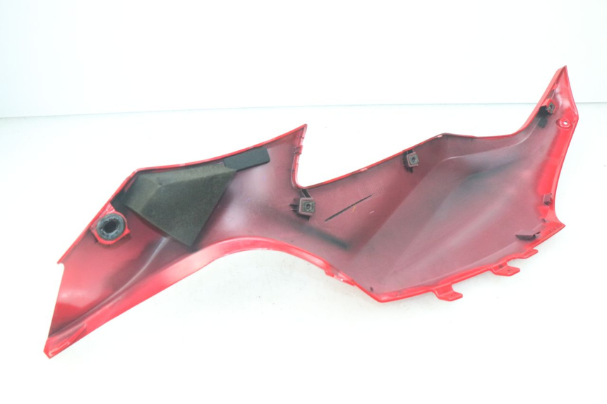 photo de TABLIER INTERIEUR DROIT YAMAHA MT-07 MT07 ABS 700 (2014 - 2017) - Gros plan technique