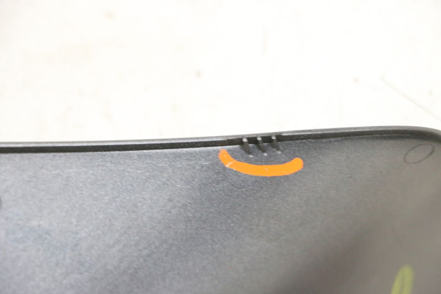 photo de TABLIER INTERIEUR DROIT YAMAHA TRICITY 300 (2020 - 2024) - Autre angle de vue