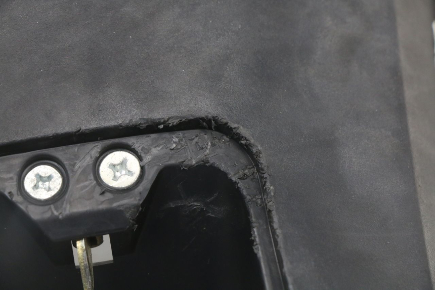 photo de TABLIER INTERIEUR LONGJIA EASY MAX 125 (2020 - 2024) - État de surface