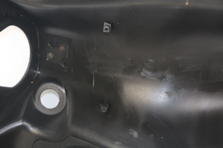 photo de TABLIER INTERIEUR PEUGEOT ELYSEO 125 (1999 - 2004) - Détail de la pièce