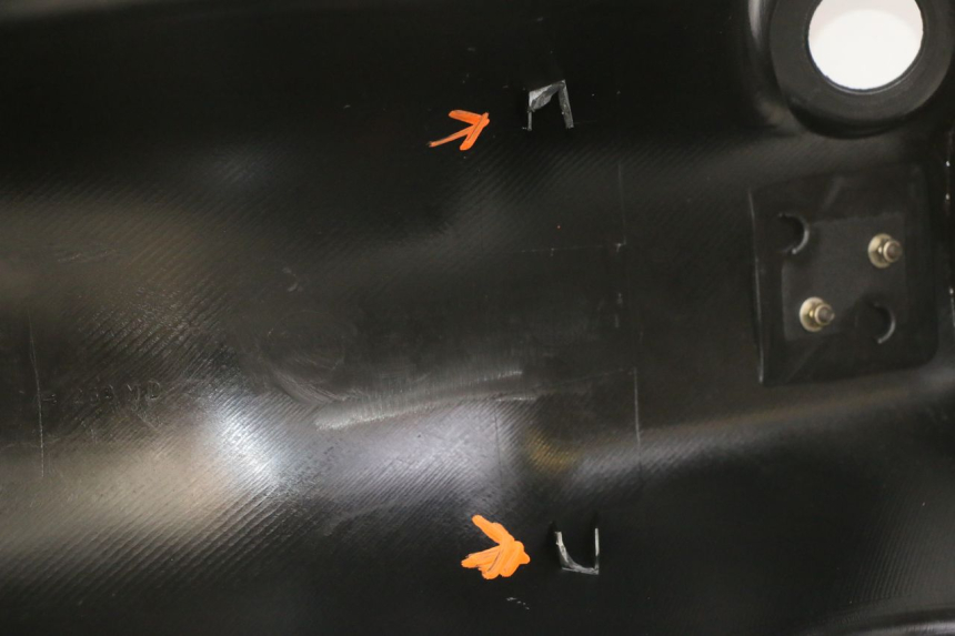 photo de TABLIER INTERIEUR PEUGEOT ELYSEO 125 (1999 - 2004) - Zoom composants