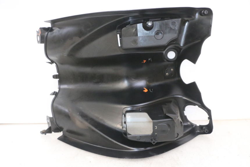 photo de TABLIER INTERIEUR PEUGEOT ELYSEO 125 (1999 - 2004) - Vue rapprochée