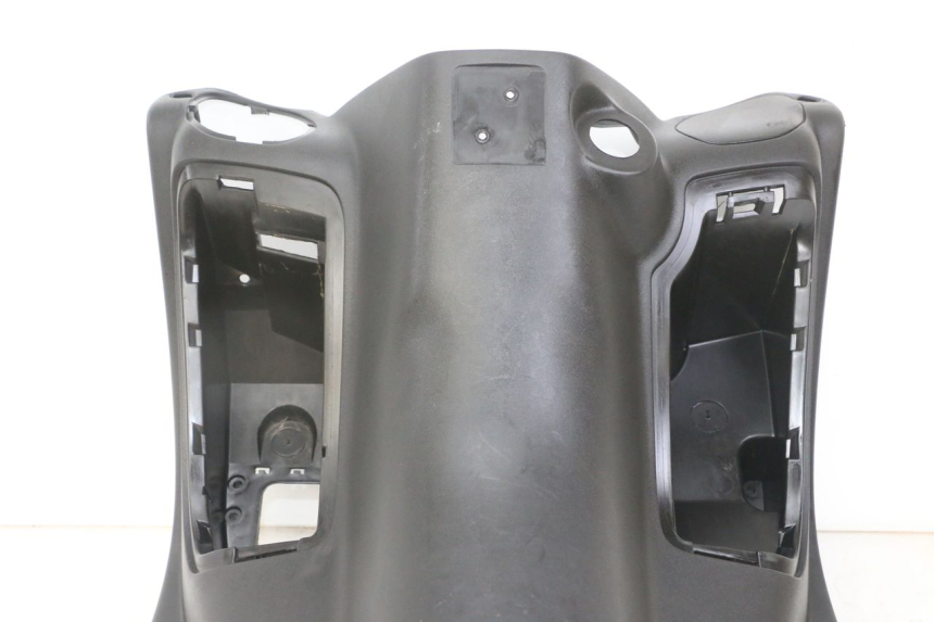 photo de TABLIER INTERIEUR PEUGEOT ELYSTAR 50 (2002 - 2014) - Gros plan technique