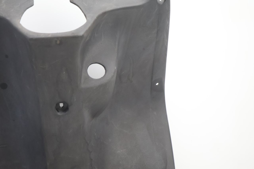 photo de TABLIER INTERIEUR MBK EVOLIS 80 (1993 - 1999) - Gros plan technique