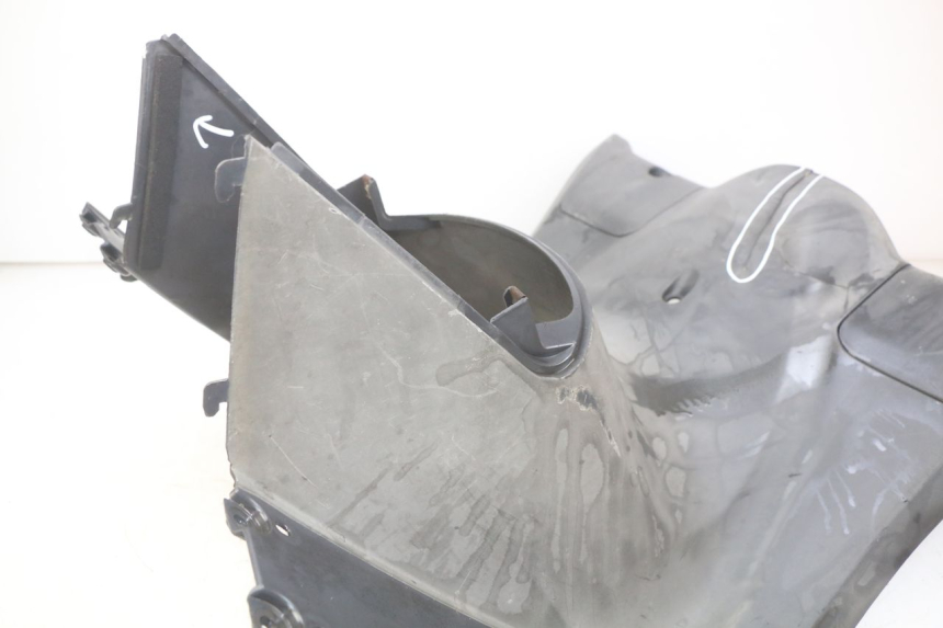 photo de TABLIER INTERIEUR HONDA FES PANTHEON 2T 125 (1998 - 2002) - Points de fixation