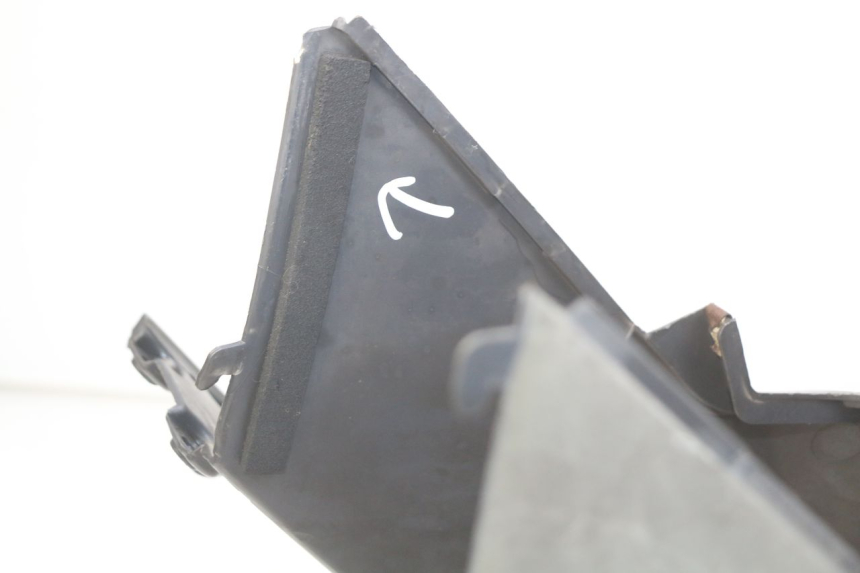 photo de TABLIER INTERIEUR HONDA FES PANTHEON 2T 125 (1998 - 2002) - État de surface