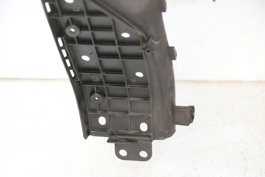 photo de TABLIER INTERIEUR HONDA FES S-WING SWING ABS 125 (2007 - 2015) - Gros plan technique