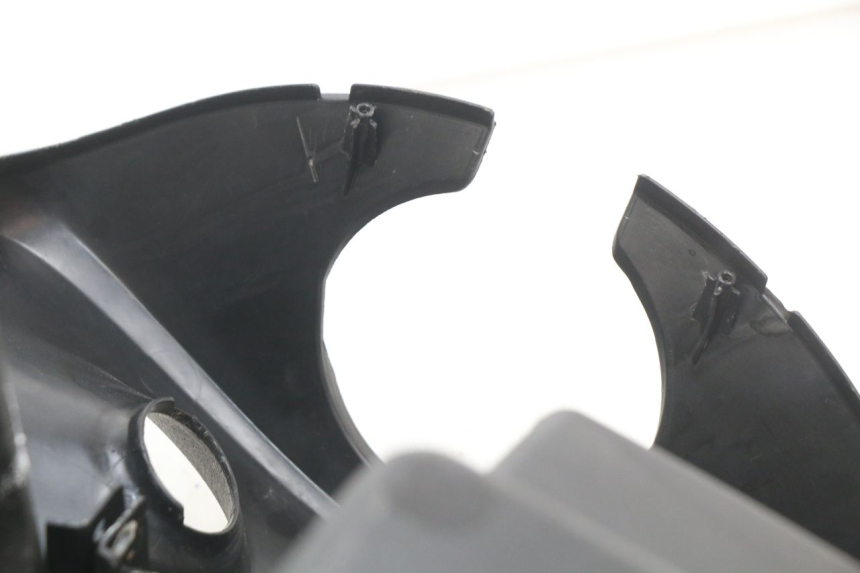 photo de TABLIER INTERIEUR PIAGGIO FLY 2T 50 (2004 - 2017) - Gros plan technique