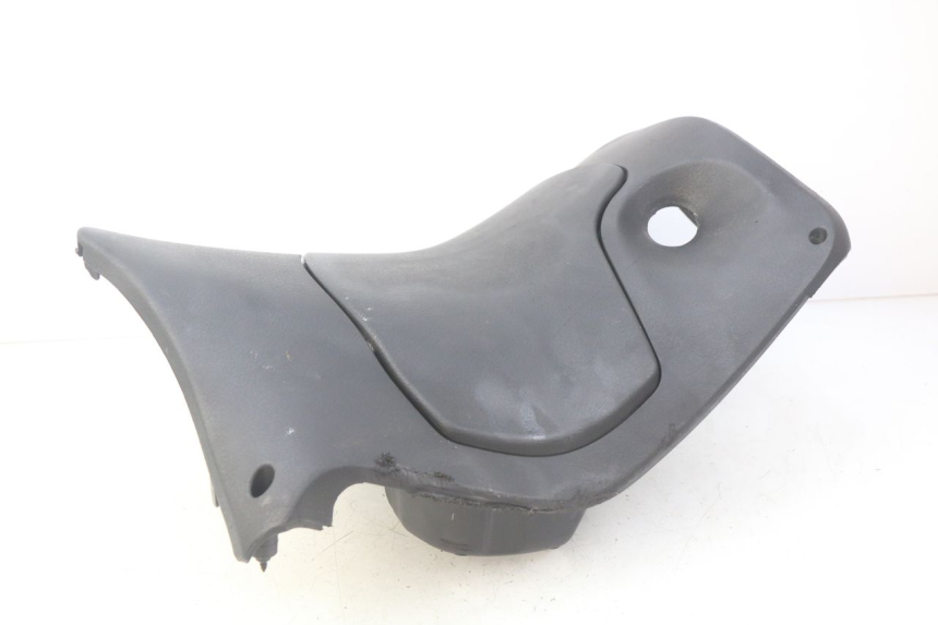 photo de TABLIER INTERIEUR PIAGGIO FLY 2T 50 (2004 - 2017) - Points de fixation