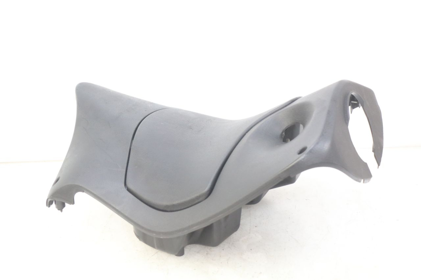 photo de TABLIER INTERIEUR PIAGGIO FLY 2T 50 (2004 - 2017) - Gros plan technique