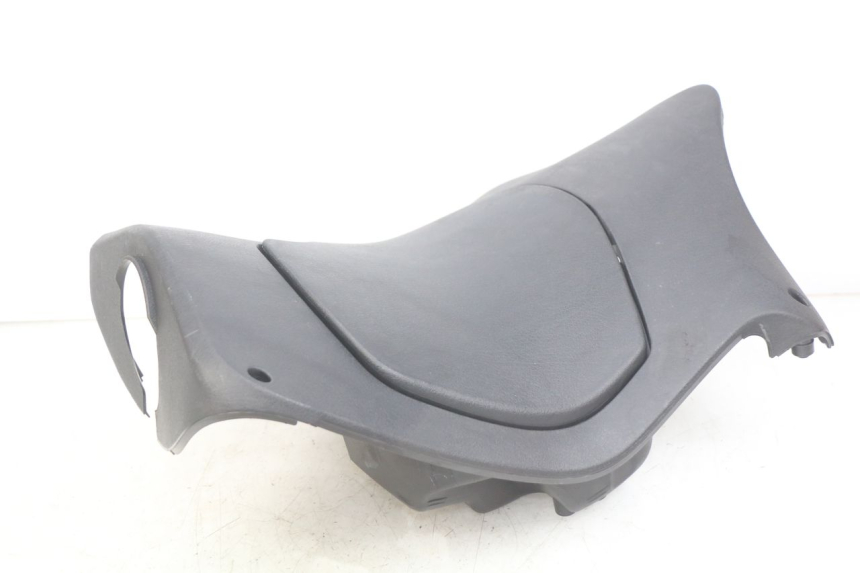 photo de TABLIER INTERIEUR PIAGGIO FLY 2T 50 (2004 - 2017) - Gros plan technique