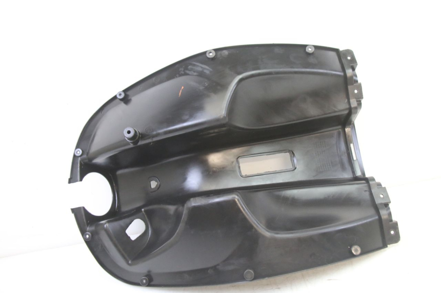 photo de TABLIER INTERIEUR VENESI FLY RETRO 4T 50 (2020 - 2025) - Points de fixation