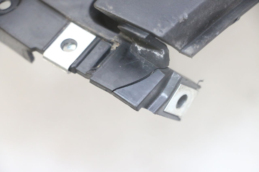 photo de TABLIER INTERIEUR HONDA FORZA ABS 300 (2013 - 2017) - Zoom état d’usage