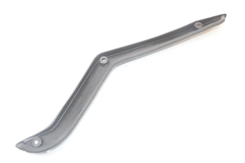 photo de TABLIER INTERIEUR GAUCHE KAWASAKI GTR 1000 (1994 - 2004) - Gros plan technique