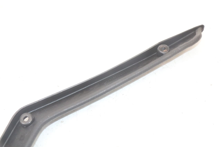 photo de TABLIER INTERIEUR GAUCHE KAWASAKI GTR 1000 (1994 - 2004) - Points de fixation