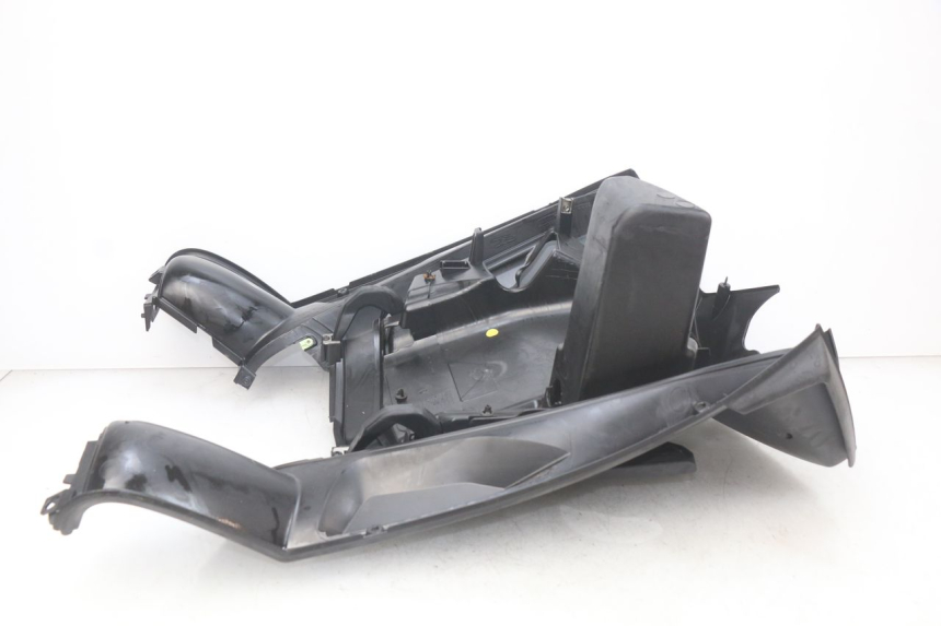 photo de TABLIER INTERIEUR PEUGEOT GEOPOLIS 400 (2007 - 2013) - Détail de la pièce