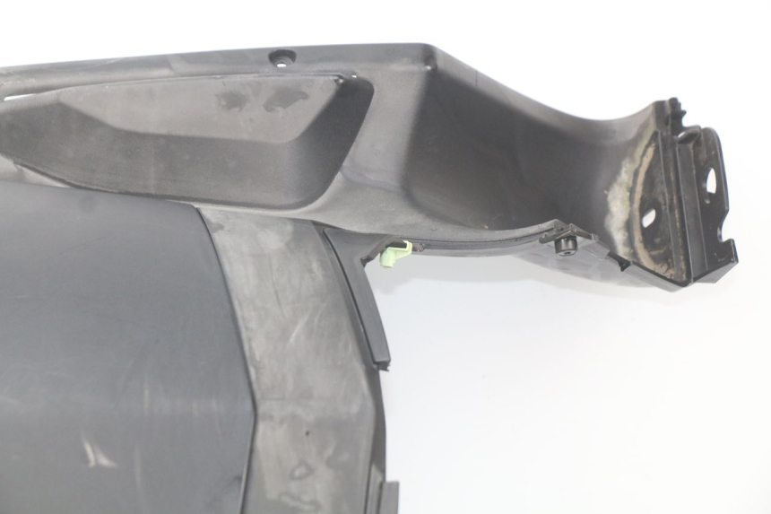 photo de TABLIER INTERIEUR PEUGEOT GEOPOLIS 400 (2007 - 2013) - Détails caractéristiques