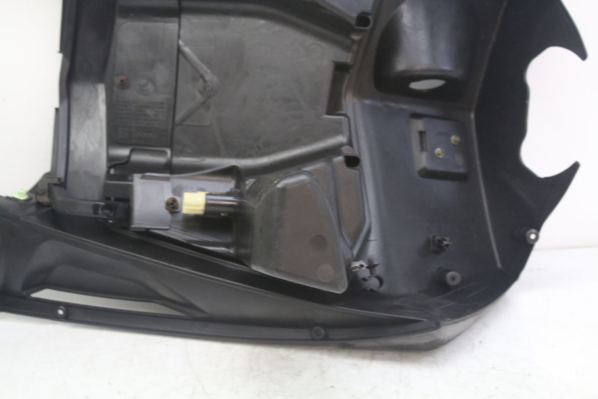 photo de TABLIER INTERIEUR PEUGEOT GEOPOLIS RS 125 (2007 - 2009) - Zoom état d’usage