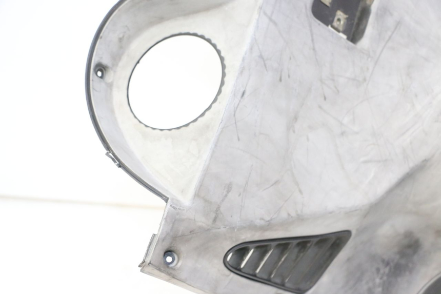 photo de TABLIER INTERIEUR KYMCO GRAND DINK 125 (2008 - 2014) - Vue rapprochée