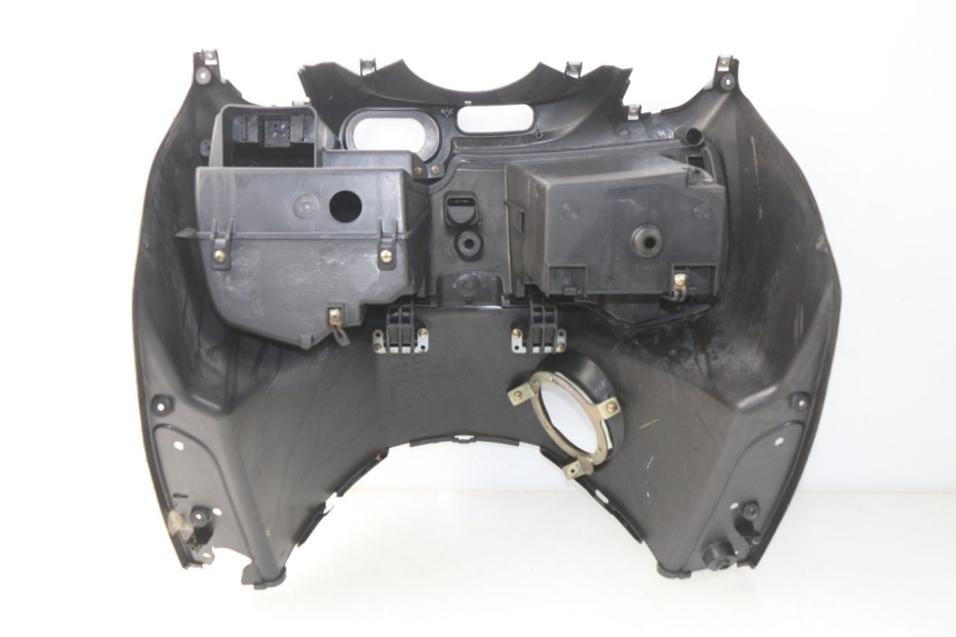 photo de TABLIER INTERIEUR SYM GTS EVO 125 (2009 - 2013) - Zoom état d’usage