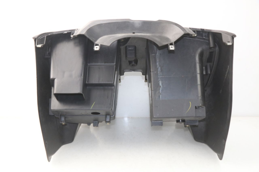 photo de TABLIER INTERIEUR SYM GTS EVO 125 (2009 - 2013) - Autre angle de vue