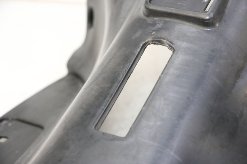 photo de TABLIER INTERIEUR DAELIM HISTORY 125 (2001 - 2002) - Détail de la pièce