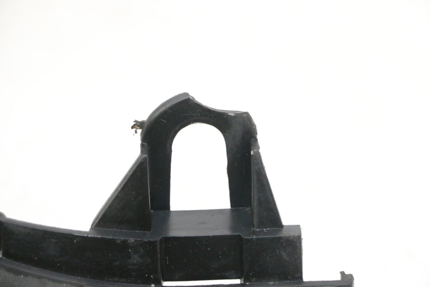 photo de TABLIER INTERIEUR INFERIEUR DAELIM BESBI 125 (2007 - 2008) - Détail de la pièce