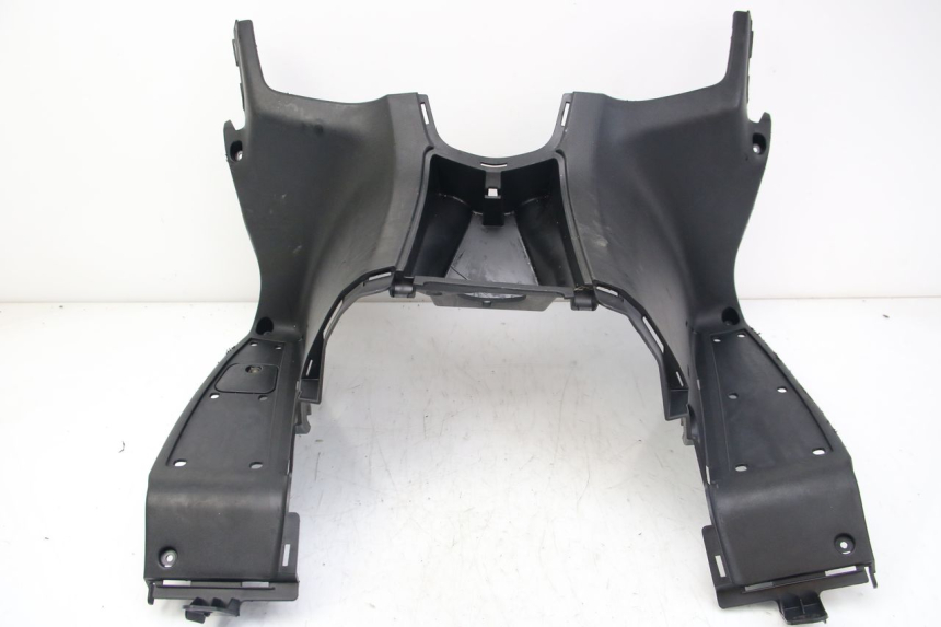 photo de TABLIER INTERIEUR INFERIEUR KYMCO DOWNTOWN ABS 125 (2015 - 2017) - Photo complémentaire