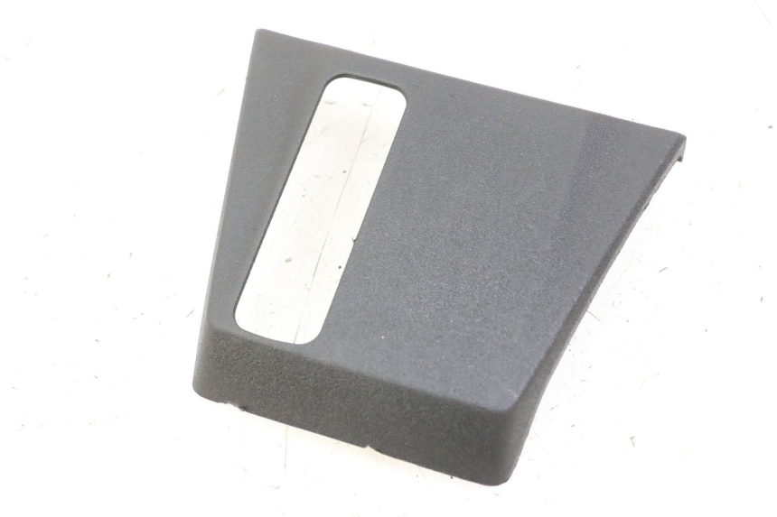 photo de TABLIER INTERIEUR INFERIEUR PIAGGIO MP3 500 (2014 - 2017) - Vue principale