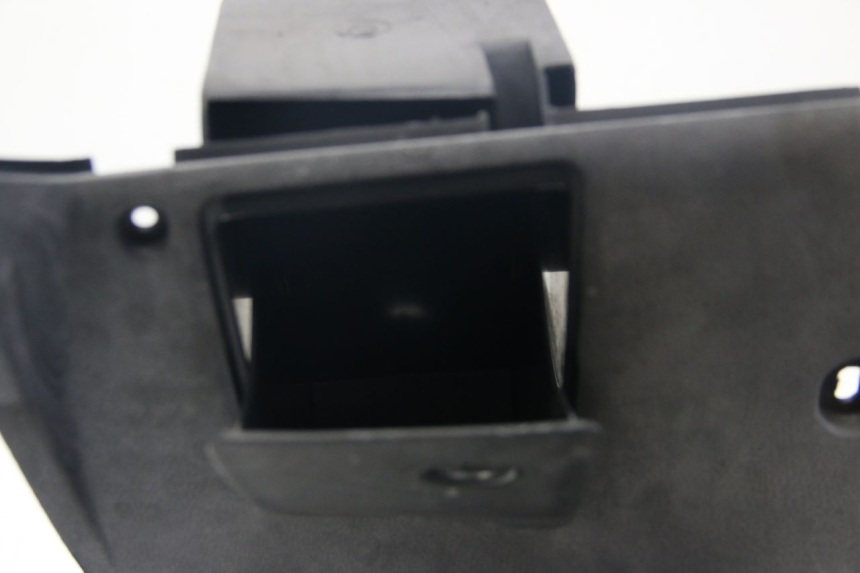 photo de TABLIER INTERIEUR INFERIEUR MBK SKYLINER 125 (1998 - 2001) - Points de fixation