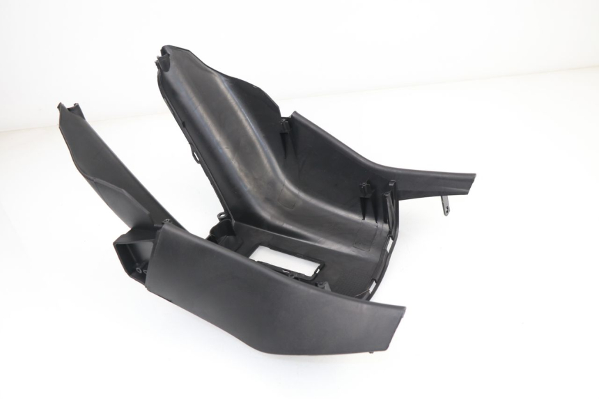 photo de TABLIER INTERIEUR INFERIEUR SYM SYMPLY 4T 50 (2012 - 2015) - Autre angle de vue