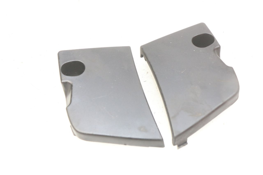 photo de TABLIER INTERIEUR INFERIEUR PIAGGIO VESPA PRIMAVERA 2T 50 (2013 - 2018) - Détail de la pièce