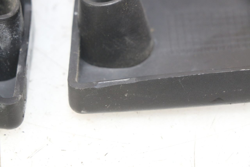 photo de TABLIER INTERIEUR INFERIEUR PIAGGIO VESPA PRIMAVERA 2T 50 (2013 - 2018) - Zoom état d’usage