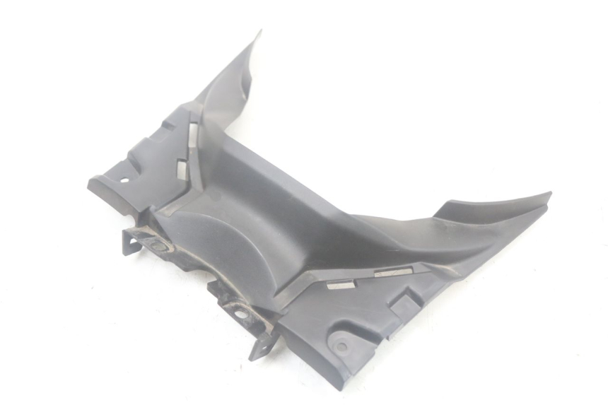 photo de TABLIER INTERIEUR INFERIEUR YAMAHA XMAX X-MAX ABS 125 (2017 - 2020) - Zoom état d’usage