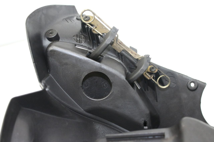 photo de TABLIER INTERIEUR INFERIEUR PIAGGIO X9 EVOLUTION 250 (2003 - 2007) - Marquages et références