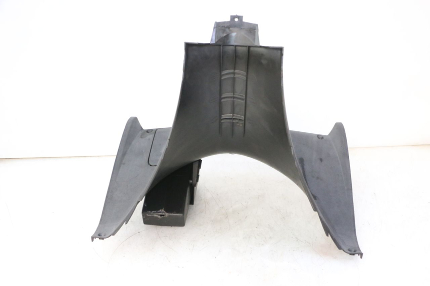 photo de TABLIER INTERIEUR INFERIEUR YAMAHA YP MAJESTY 125 (2007 - 2010) - Zoom état d’usage