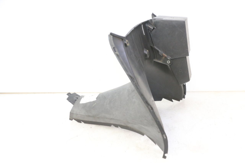 photo de TABLIER INTERIEUR INFERIEUR YAMAHA YP MAJESTY 125 (2007 - 2010) - Vue d’ensemble