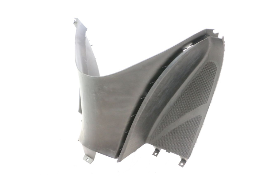 photo de TABLIER INTERIEUR INFERIEUR YAMAHA YP MAJESTY 125 (1998 - 2001) - Zoom état d’usage