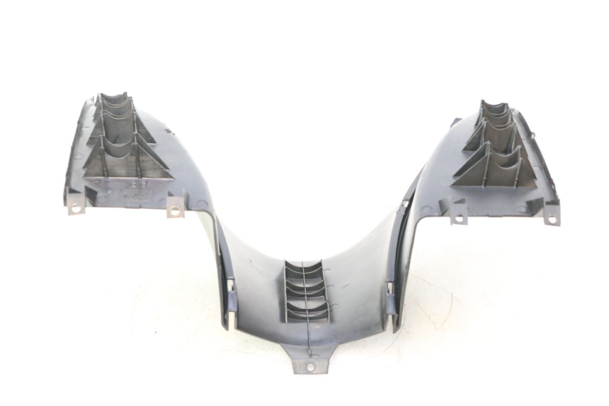 photo de TABLIER INTERIEUR INFERIEUR YAMAHA YP MAJESTY 125 (1998 - 2001) - Points de fixation