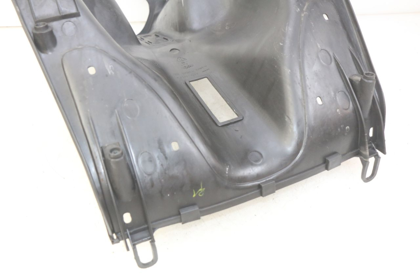 photo de TABLIER INTERIEUR SYM JET EURO X 2T 50 (2003 - 2007) - Détail de la pièce
