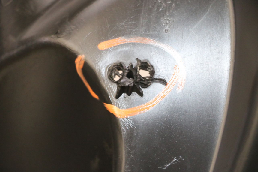 photo de TABLIER INTERIEUR PEUGEOT JET FORCE CARBU 50 (2003 - 2016) - Points de fixation