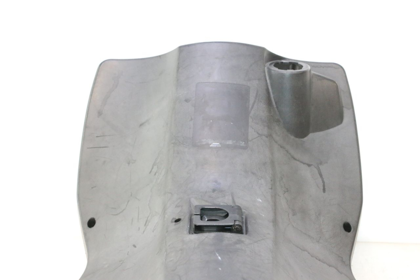 photo de TABLIER INTERIEUR PEUGEOT KISBEE 2T 50 (2010 - 2017) - Gros plan technique