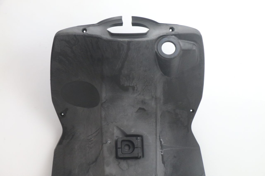 photo de TABLIER INTERIEUR PEUGEOT KISBEE 4T 50 (2018 - 2022) - Zoom état d’usage
