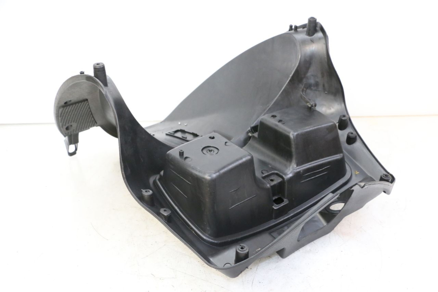 photo de TABLIER INTERIEUR LONGJIA SHARPY 125 (2020 - 2024) - Détail de la pièce