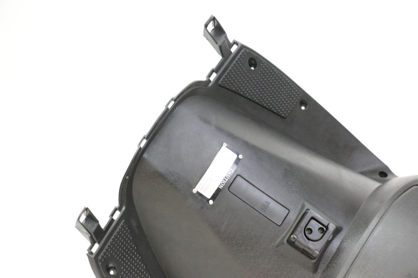 photo de TABLIER INTERIEUR LONGJIA SHARPY 125 (2020 - 2024) - Marquages et références