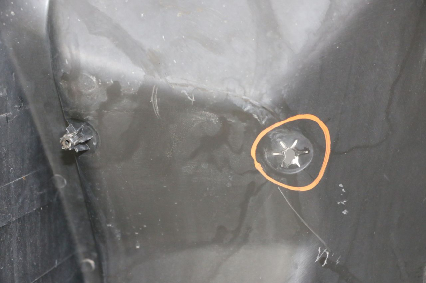 photo de TABLIER INTERIEUR PIAGGIO MP3 RL 250 (2006 - 2010) - État de surface