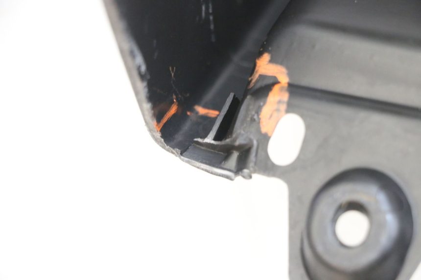 photo de TABLIER INTERIEUR PIAGGIO MP3 RL 250 (2006 - 2010) - Marquages et références