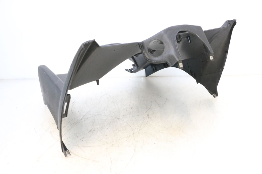 photo de TABLIER INTERIEUR PIAGGIO MP3 RL 250 (2006 - 2010) - Vue rapprochée